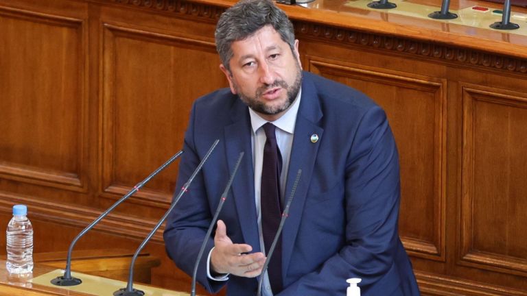 Христо Иванов: Готови сме да продължим разговорите само при знак за равенство между ДПС и ГЕРБ
