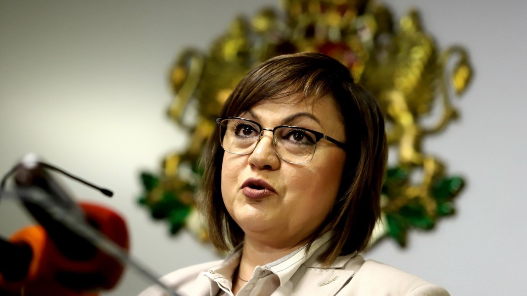 Нинова: Борисов, лъжеш. България не изнася оръжие нито за Украйна, нито за Русия