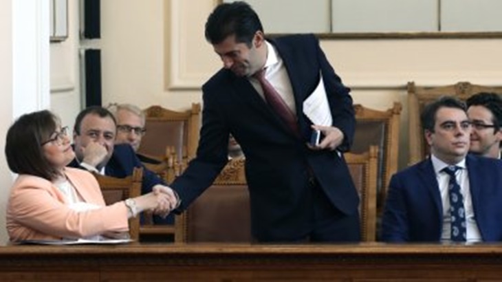 Нинова на преговорите с ПП: БСП няма да тупа топката и да чака избори