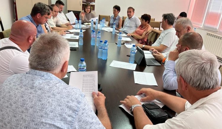 Нинова: Пострадалите от наводненията в Монтана имат нужда от 40 млн. лв., а във Фонд "Бедствия и аравии" са заложени само 30 млн. за цялата страна