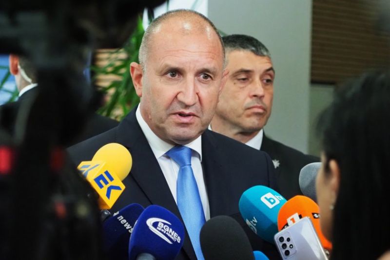 Радев: Няма да освободя председателя на ДАНС Пламен Тончев - изпратих официален отказ на премиераРадев: Няма да освободя председателя на ДАНС Пламен Тончев - изпратих официален отказ на премиера