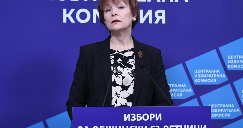 ЦИК с извънредно решение за гласуващите с машините