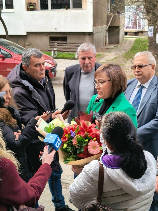 Нинова: Докато сглобката си поделят държавата, мобилни и ВИК оператори, банки и монополи грабят