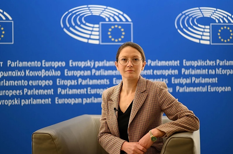 Цветелина Пенкова: На първо място защитавам националния интерес