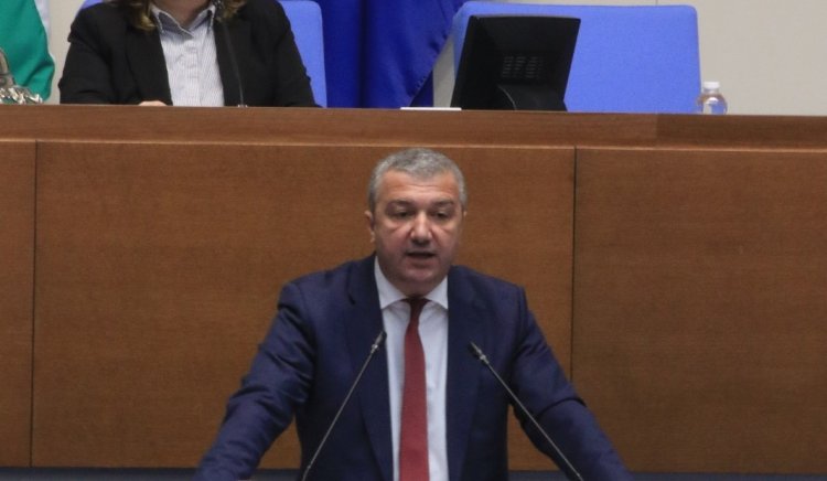 Драгомир Стойнев: Братя българи нека бъдем достойни за свободата си!